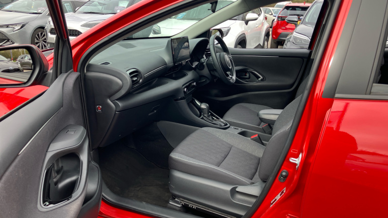 Toyota Yaris 1.5 Hybrid Design 5dr CVT Hybrid Hatchback